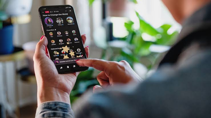 Live Voice Rooms and Social Audio: A New Way to Meet People Online